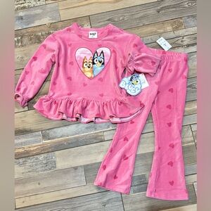 NWT Bluey cozy outfit size 4T